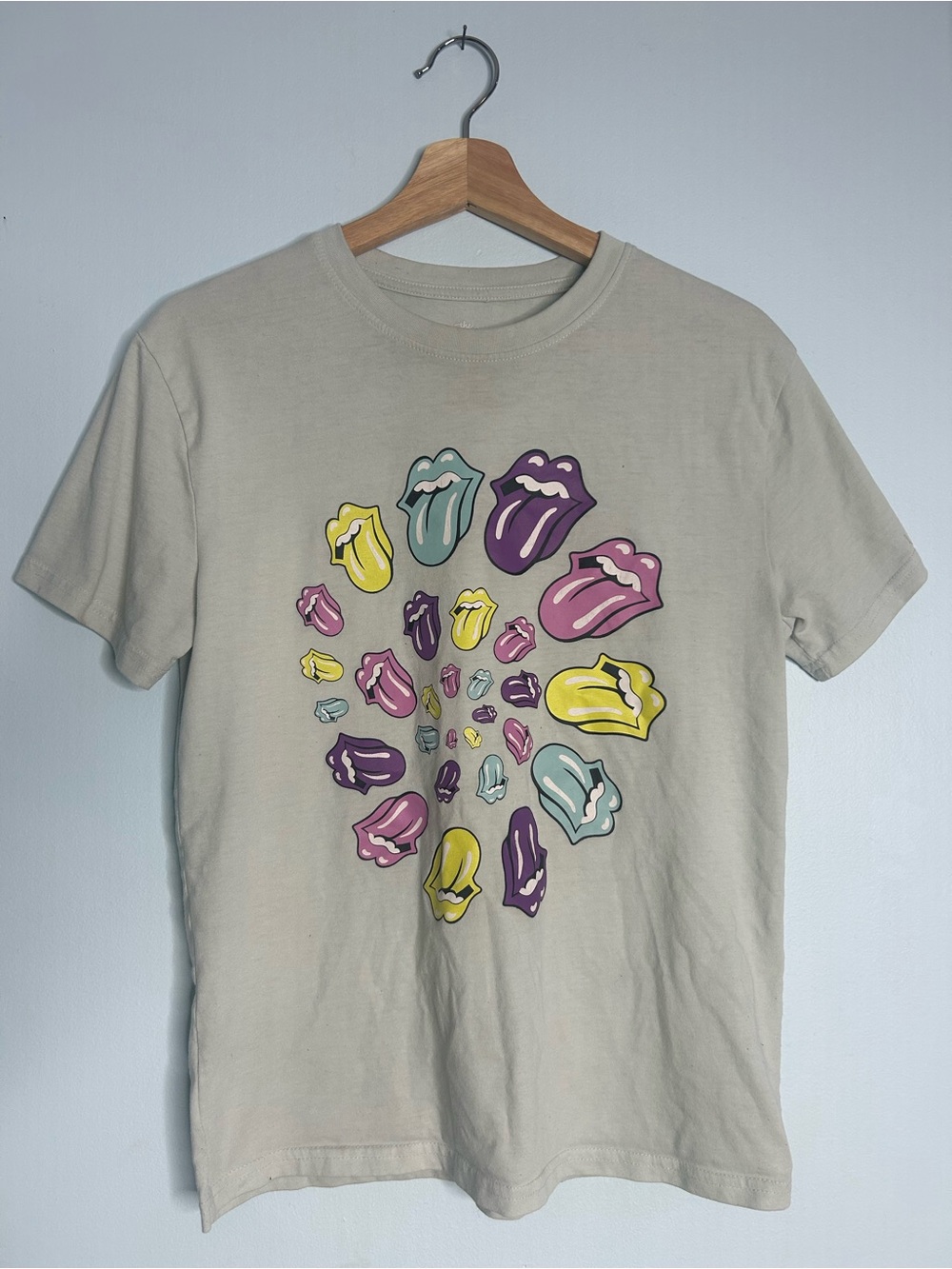 The Rolling Stones Colorful Tongue Graphic T-Shirt Small Beige
